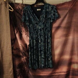 Blue Floral V-Neck Short Sleeve Dress